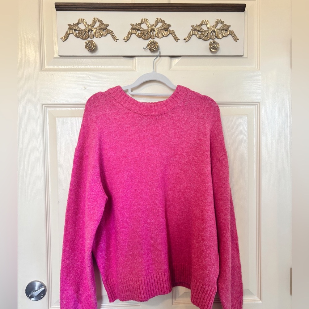 pink sweater